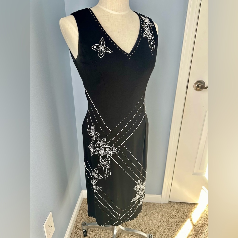 Adrianna Papell floral beaded cocktail dress
